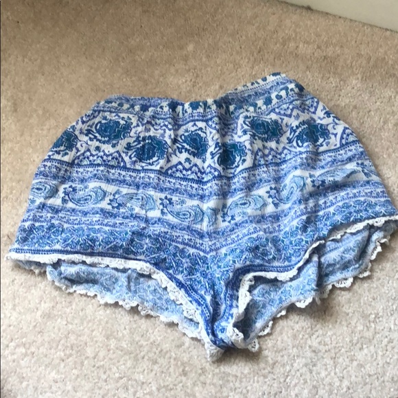 Cute patterned summer shorts - Picture 2 of 3